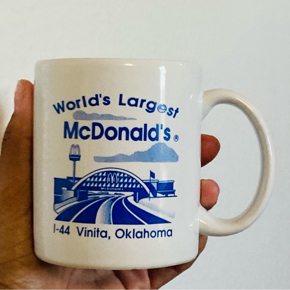 Vintage White & Blue World’s Largest McDonald’s Oklahoma Glass Cup Mug - Picture 3 of 8